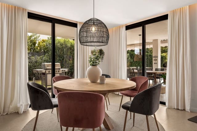 Chalet de 4 habitaciones en Nueva Andalucia, Marbella en venta con piscina garaje - 2.650.000 € (Ref: 9734216)