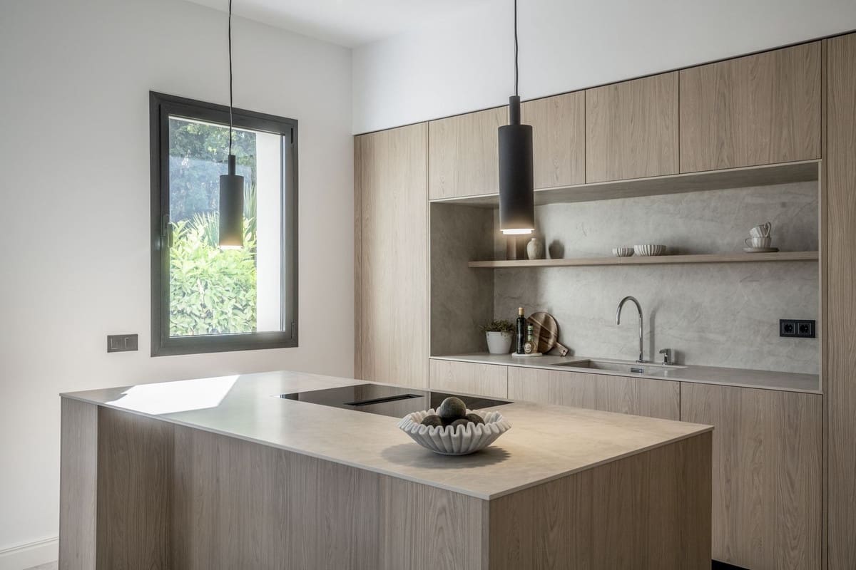 Apartamento de 3 habitaciones en Golden Mile en venta con piscina garaje - 1.995.000 € (Ref: 9736010)