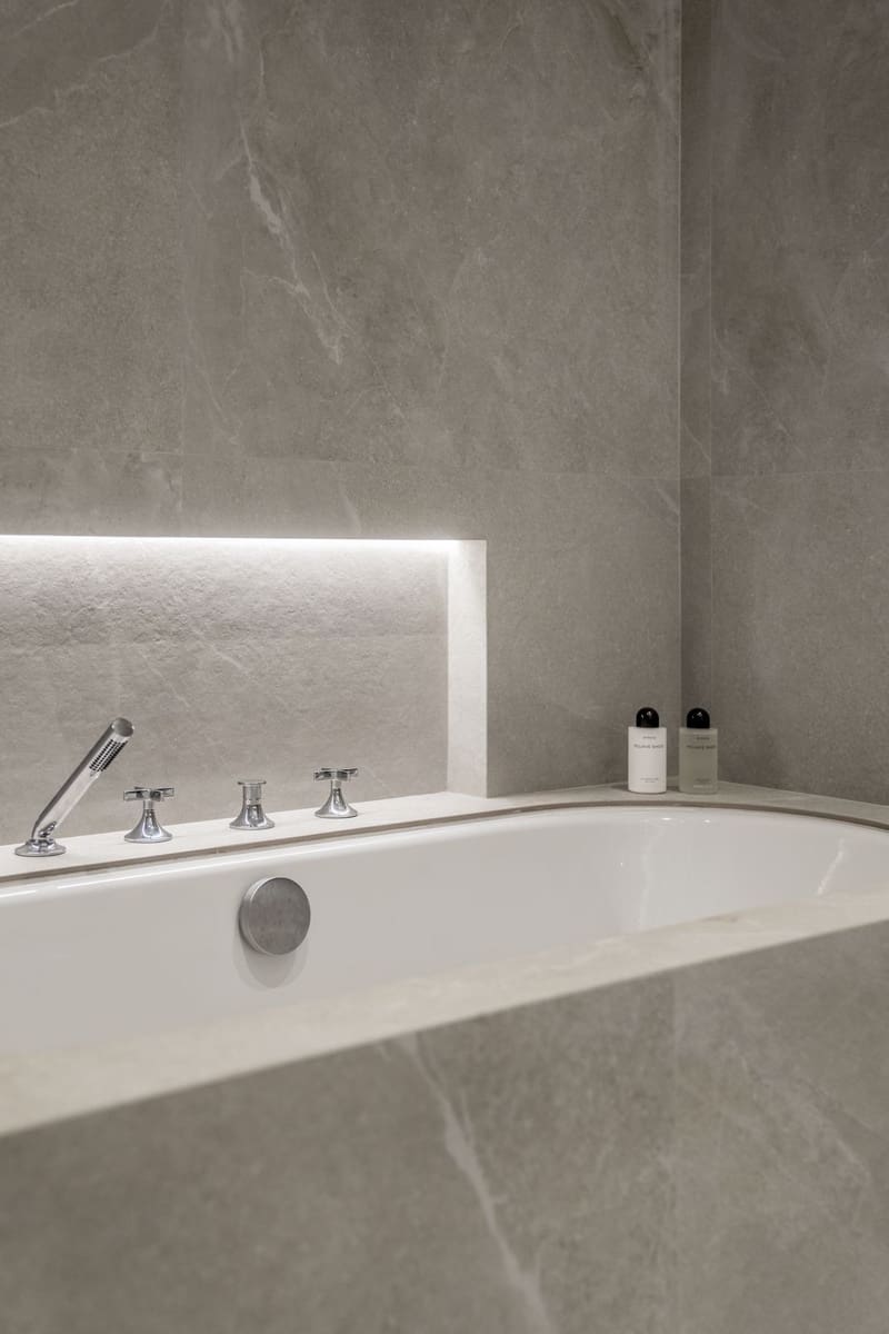 Apartamento de 3 habitaciones en Golden Mile en venta con piscina garaje - 1.995.000 € (Ref: 9736010)