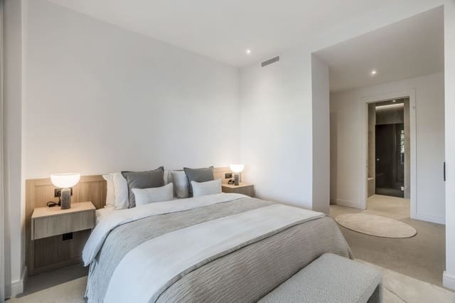 3 quarto Apartamento para venda em Sierra Blanca, Marbella com piscina garagem - 1 995 000 € (Ref: 9736010)