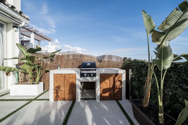 3 chambre Appartement à vendre à Nueva Andalucia, Marbella avec piscine garage - 1 090 000 € (Ref: 9771014)