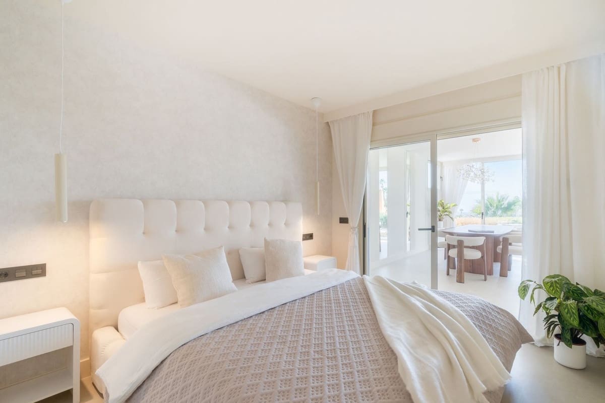 3 bedroom Apartment for sale in Nueva Andalucia with pool garage - € 1,090,000 (Ref: 9771014)