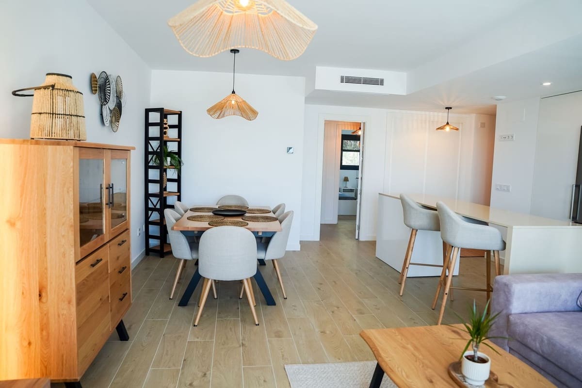 3 bedroom Apartment for rent in Estepona with pool garage - € 2,500 (Ref: 9775995)