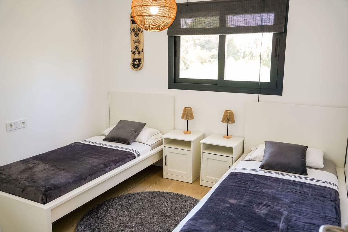 3 bedroom Apartment for rent in Estepona with pool garage - € 2,500 (Ref: 9775995)