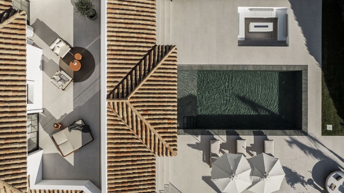 5 slaapkamer Villa te koop in Nueva Andalucia met zwembad garage - € 4.950.000 (Ref: 9798011)