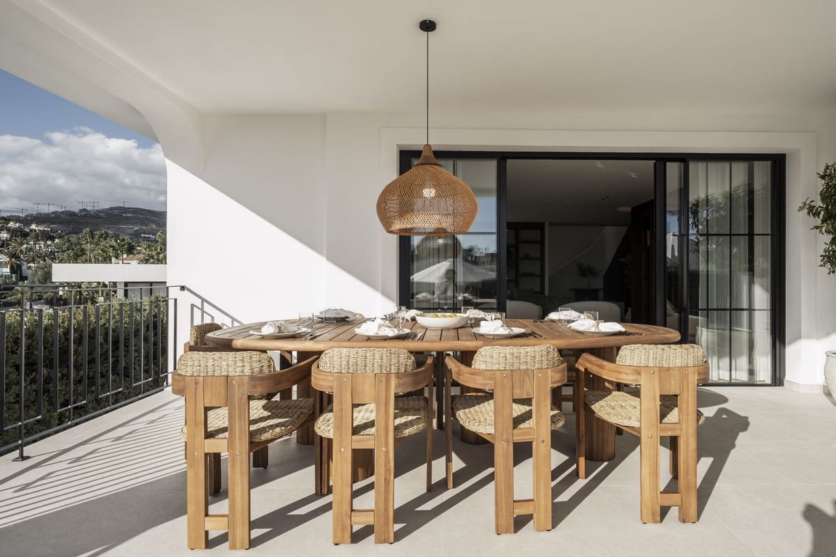 5 slaapkamer Villa te koop in Nueva Andalucia met zwembad garage - € 4.950.000 (Ref: 9798011)