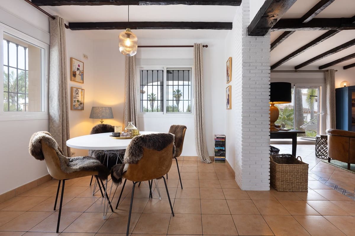 4 Zimmer Villa zu verkaufen in Alhaurin el Grande mit Pool Garage - 845.000 € (Ref: 9818852)