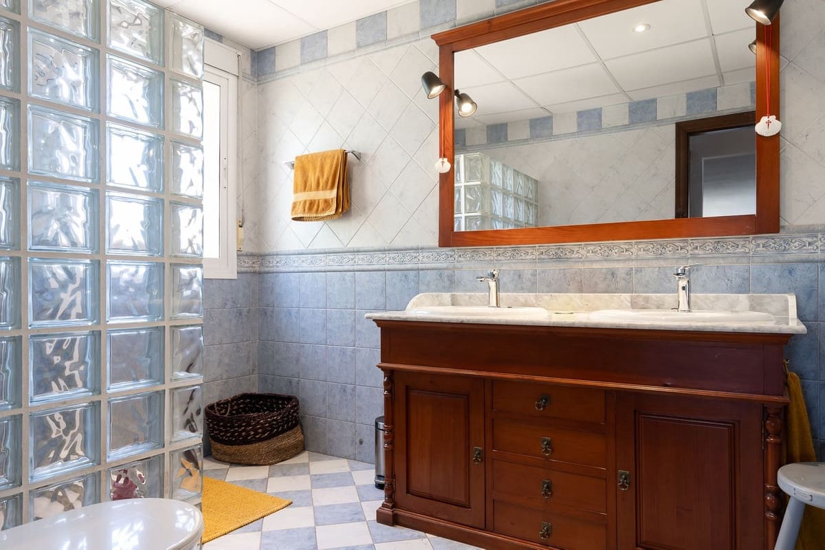 4 Zimmer Villa zu verkaufen in Alhaurin el Grande mit Pool Garage - 845.000 € (Ref: 9818852)