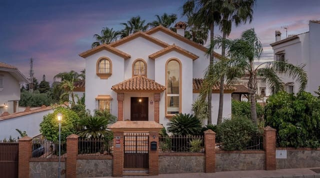 4 slaapkamer Villa te koop in Alhaurín el Grande met zwembad garage - € 845.000 (Ref: 9818852)