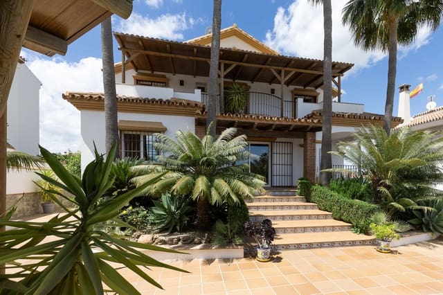 4 slaapkamer Villa te koop in Alhaurín el Grande met zwembad garage - € 845.000 (Ref: 9818852)