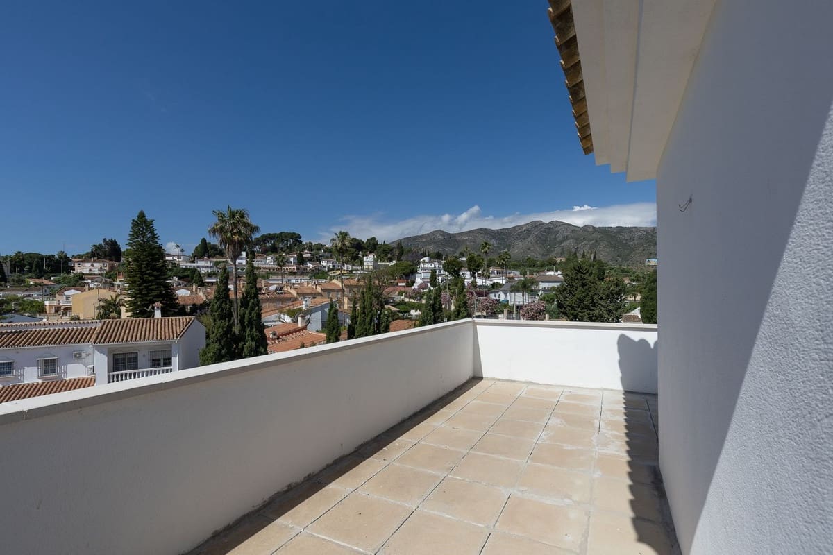 2 bedroom Penthouse for sale in Torremolinos with pool garage - € 535,000 (Ref: 9823767)