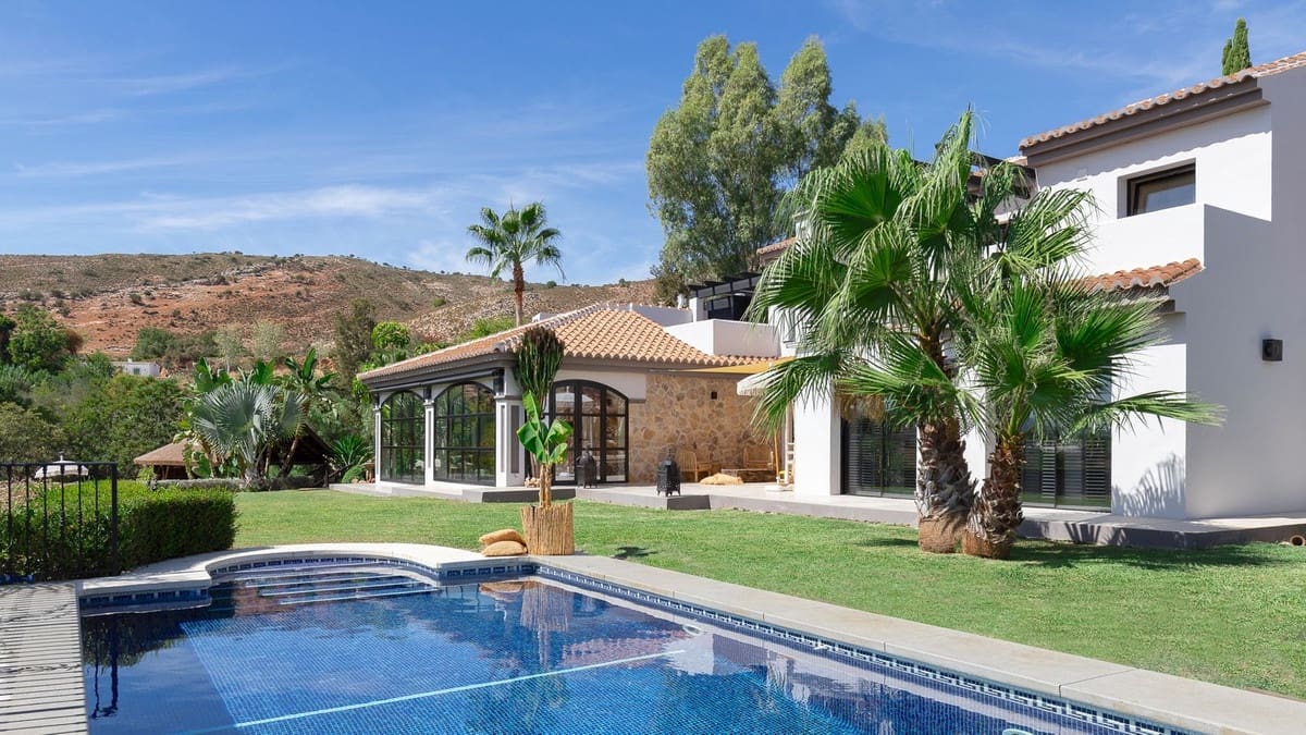 4 slaapkamer Villa te koop in Alhaurin de la Torre met zwembad garage - € 1.795.000 (Ref: 9861130)