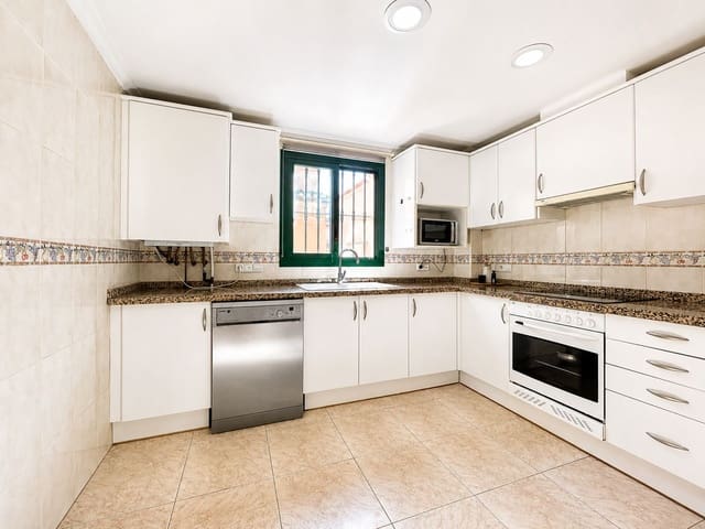 4 soveværelse Rækkehus til salg i Puerto, Javea / Xàbia med swimmingpool garage - € 645.000 (Ref: 10000204)