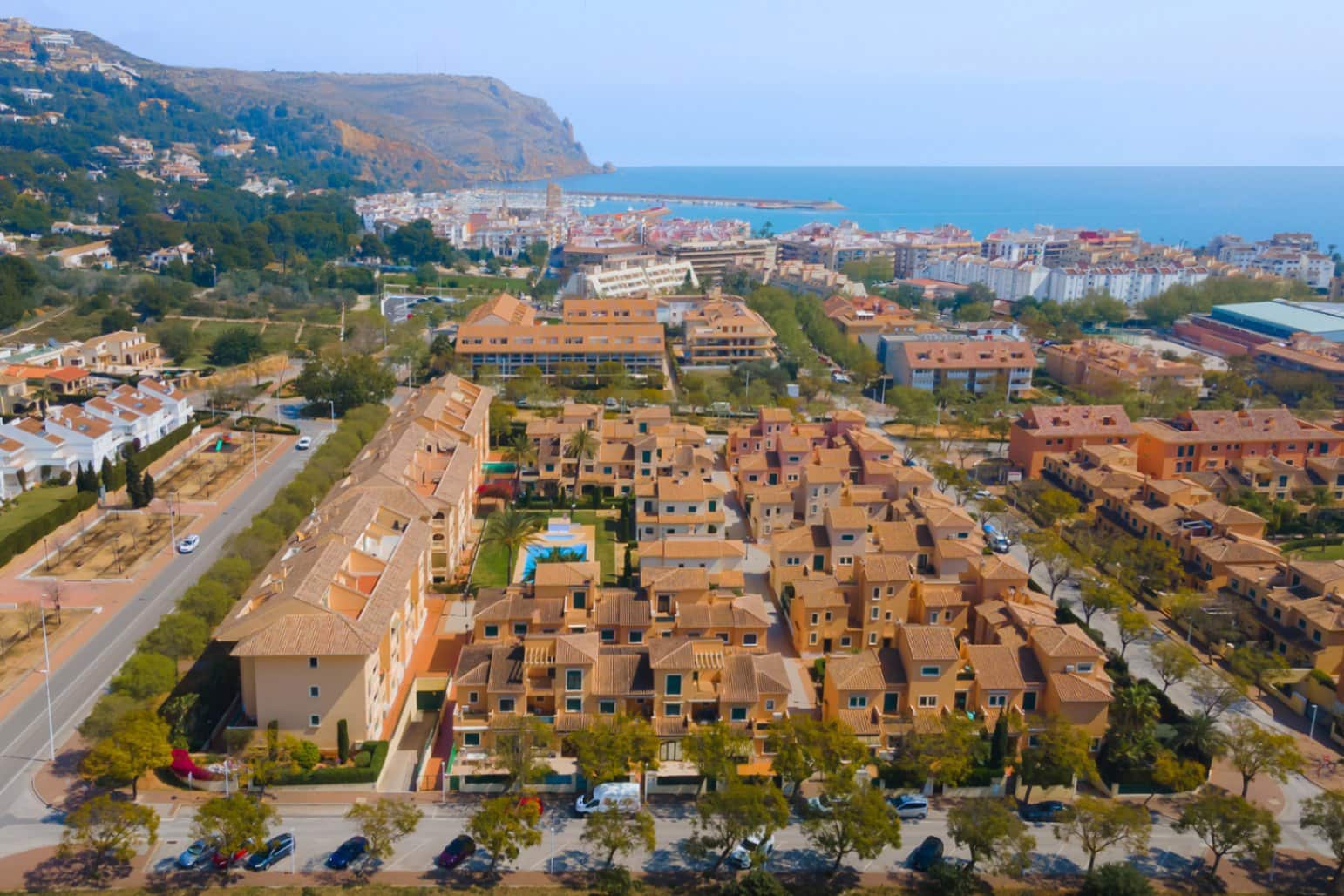 4 soveværelse Rækkehus til salg i Javea / Xabia med swimmingpool garage - € 645.000 (Ref: 10000204)