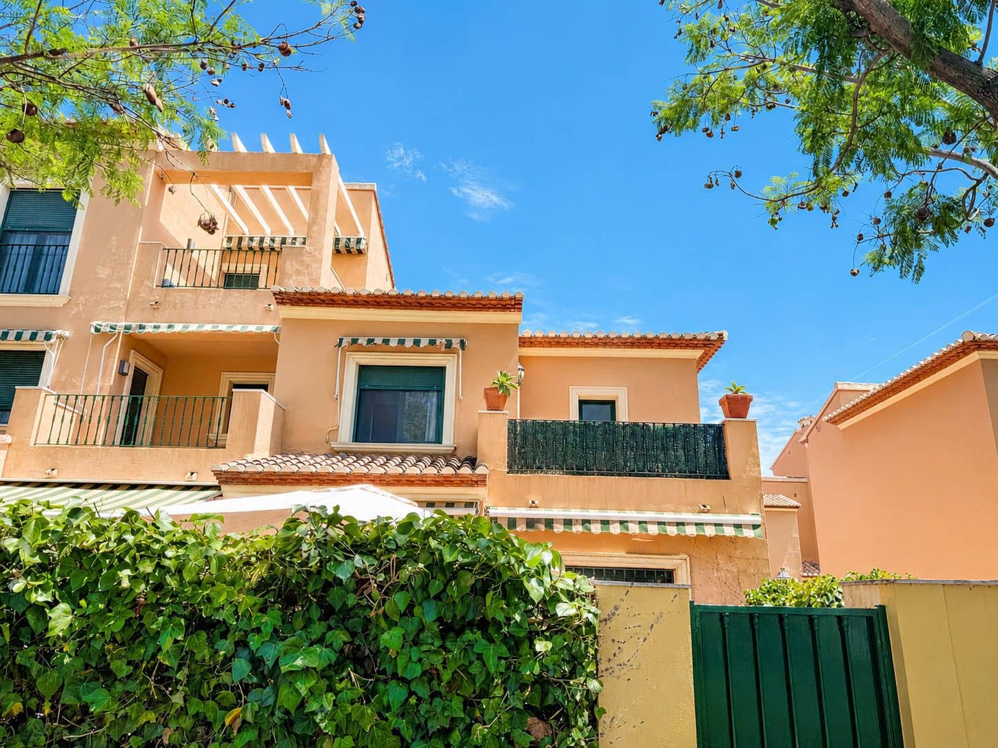 4 soveværelse Rækkehus til salg i Javea / Xabia med swimmingpool garage - € 645.000 (Ref: 10000204)