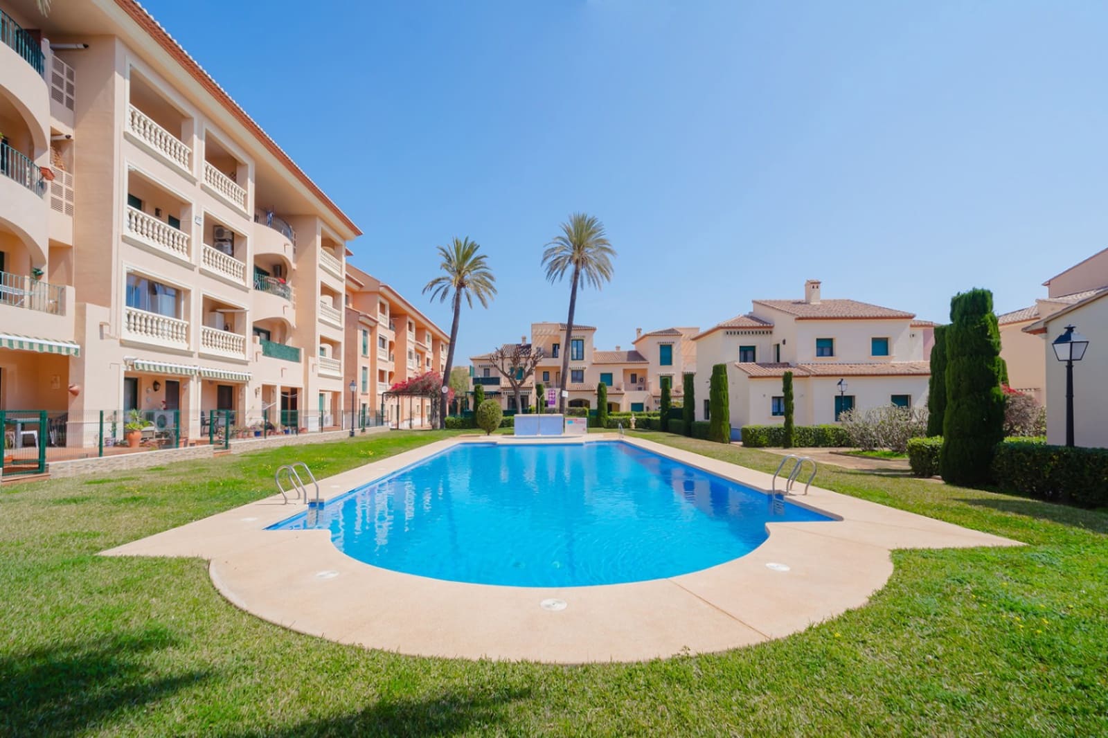 4 soveværelse Rækkehus til salg i Javea / Xabia med swimmingpool garage - € 645.000 (Ref: 10000204)