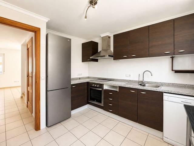 4 soveværelse Rækkehus til salg i Javea / Xàbia med swimmingpool garage - € 400.000 (Ref: 10048114)