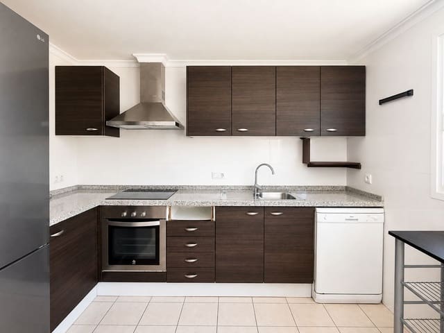 4 soveværelse Rækkehus til salg i Javea / Xàbia med swimmingpool garage - € 400.000 (Ref: 10048114)