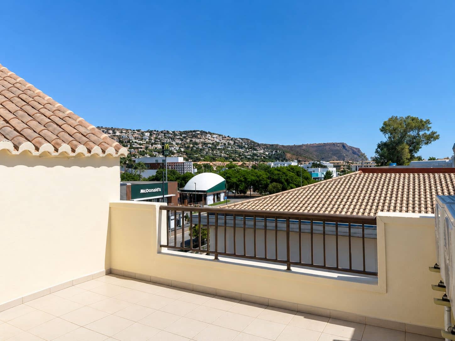 4 soveværelse Rækkehus til salg i Javea / Xabia med swimmingpool garage - € 400.000 (Ref: 10048114)