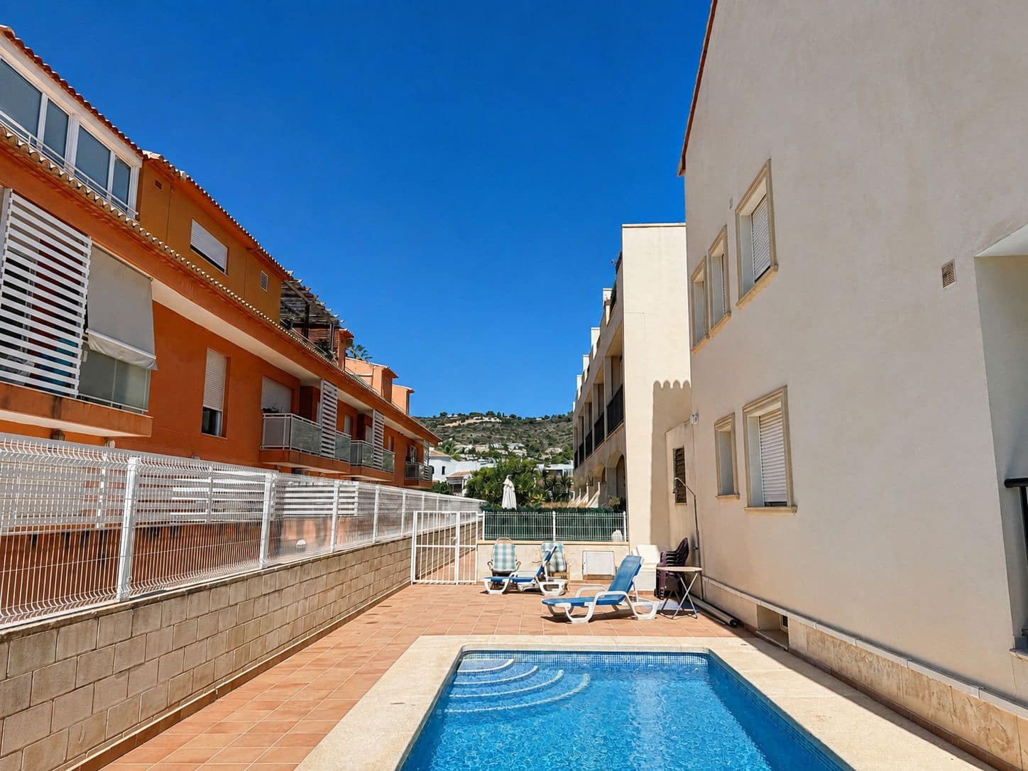 4 soveværelse Rækkehus til salg i Javea / Xabia med swimmingpool garage - € 400.000 (Ref: 10048114)