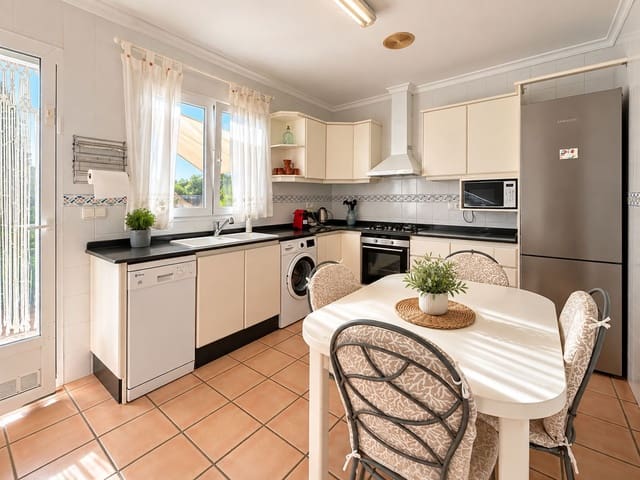 3 soverom Rekkehus til leie i Javea / Xàbia med svømmebasseng - € 1 800 (Ref: 10077186)