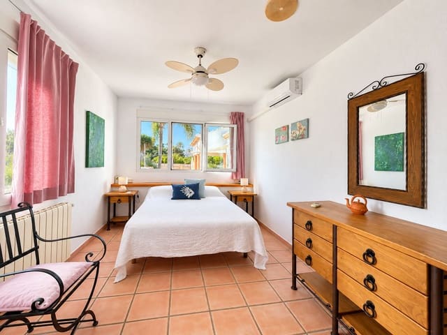 3 soverom Rekkehus til leie i Javea / Xàbia med svømmebasseng - € 1 800 (Ref: 10077186)