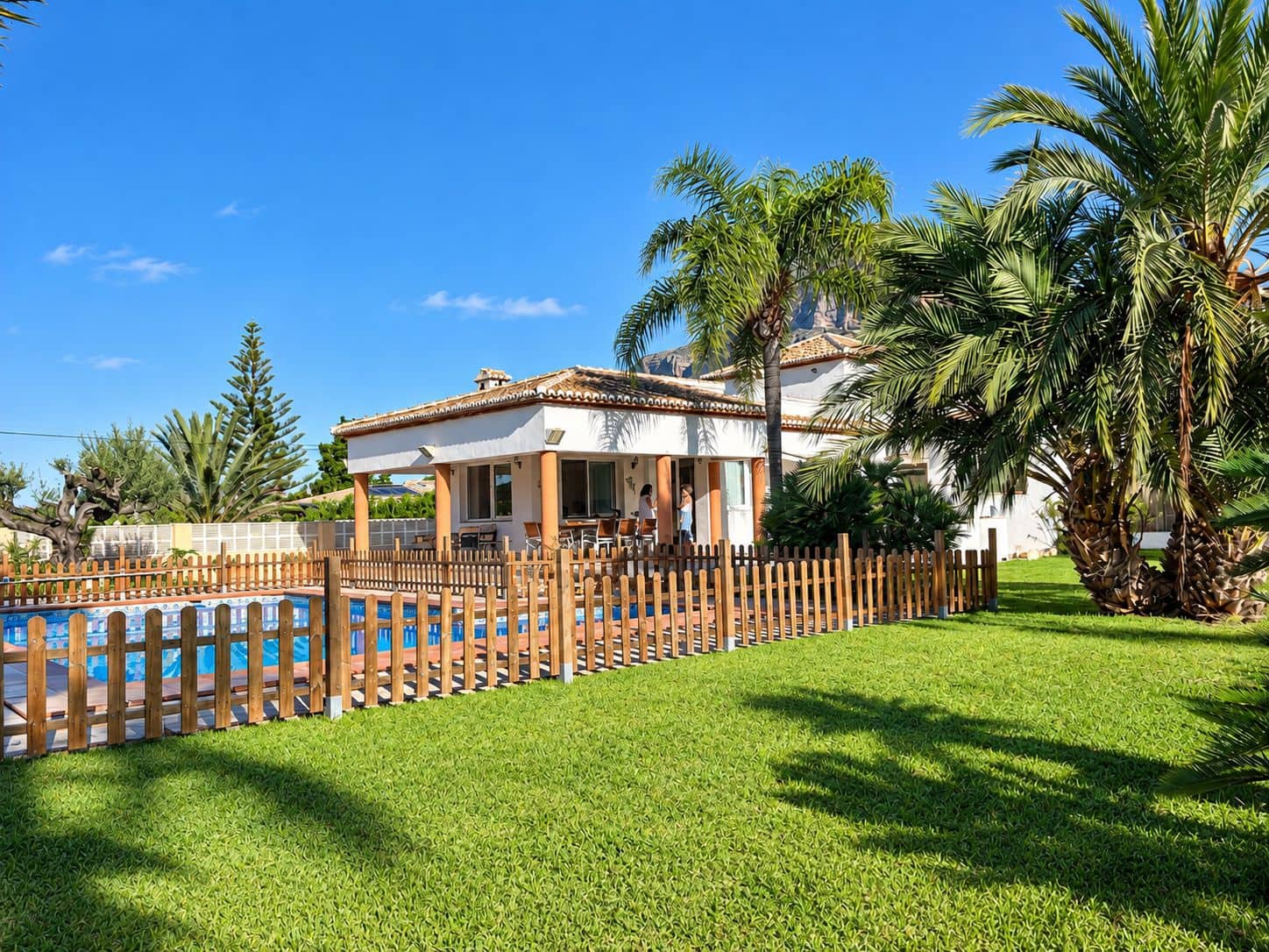 3 bedroom Terraced Villa for rent in Javea / Xabia with pool - € 1,800 (Ref: 10077186)