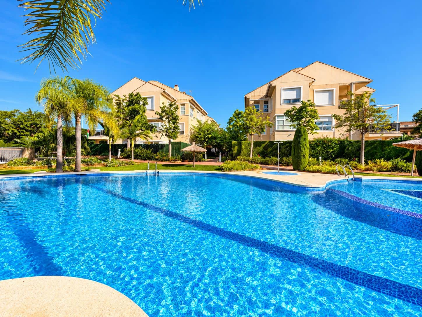 2 bedroom Apartment for rent in Arenal with pool garage - € 1,300 (Ref: 10111902)