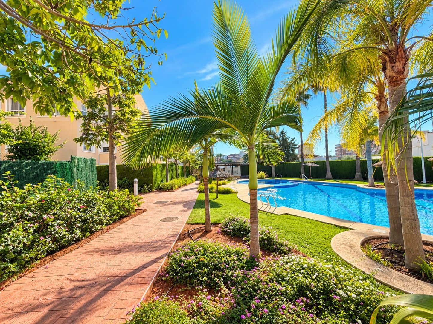 2 bedroom Apartment for rent in Arenal with pool garage - € 1,300 (Ref: 10111902)