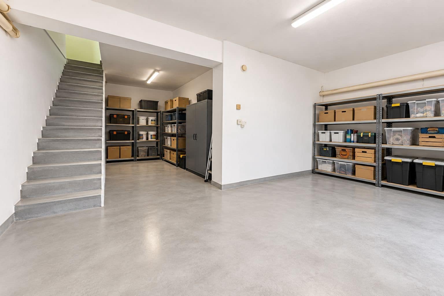 Commercial for rent in Javea / Xabia with garage - € 800 (Ref: 10154013)