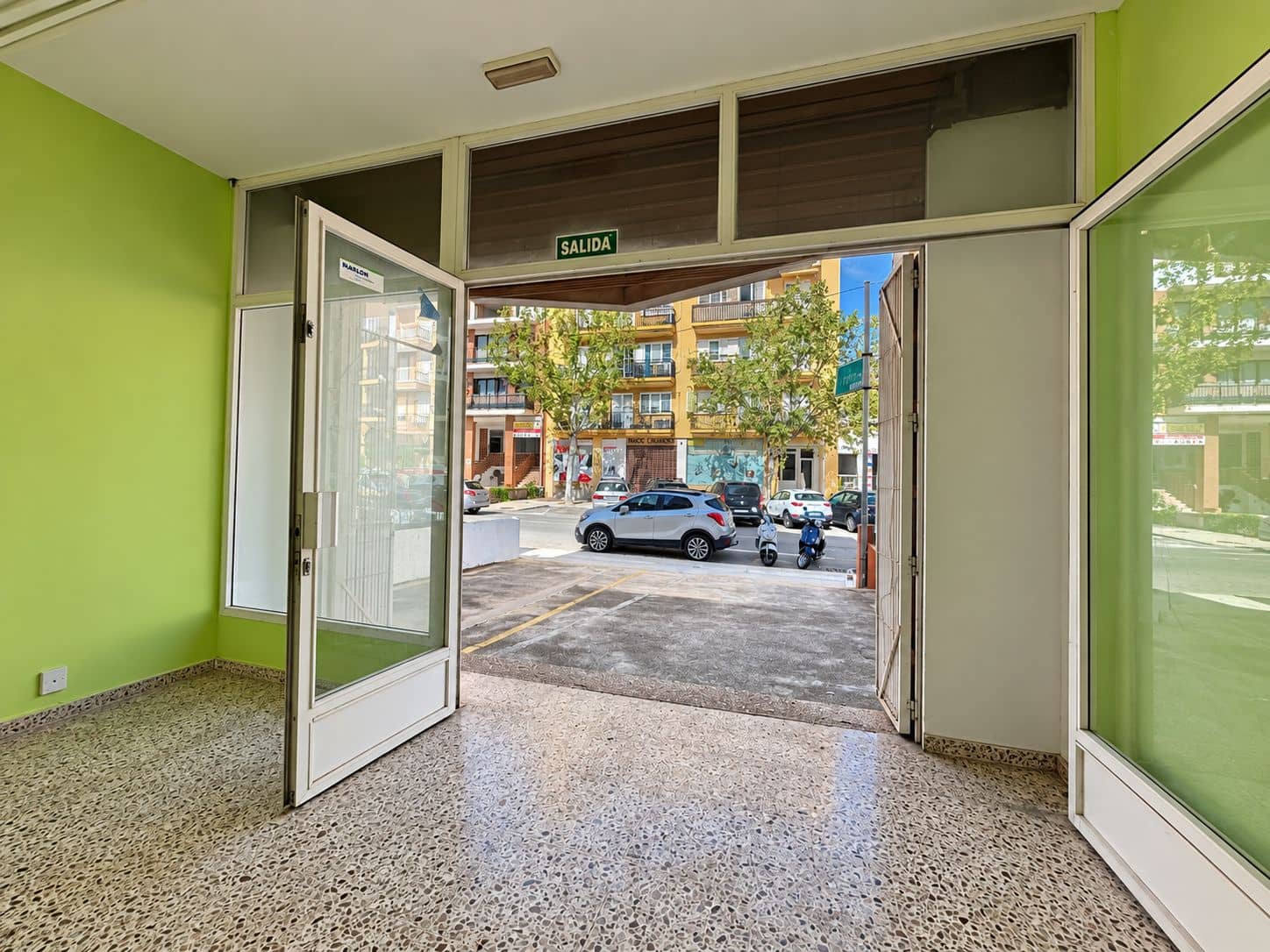 Commercial for rent in Javea / Xabia with garage - € 800 (Ref: 10154013)