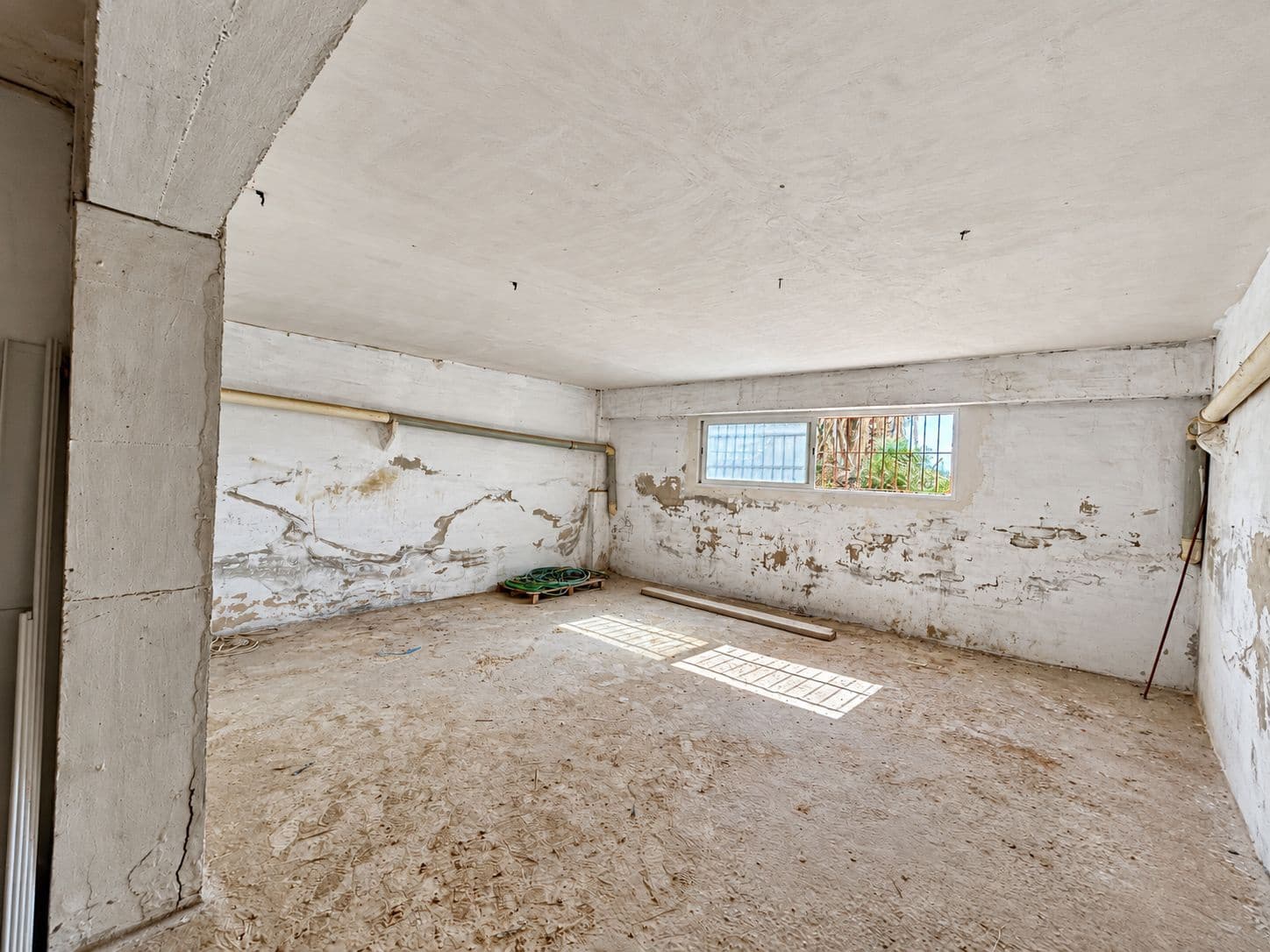 Commercial for rent in Javea / Xabia with garage - € 800 (Ref: 10154013)