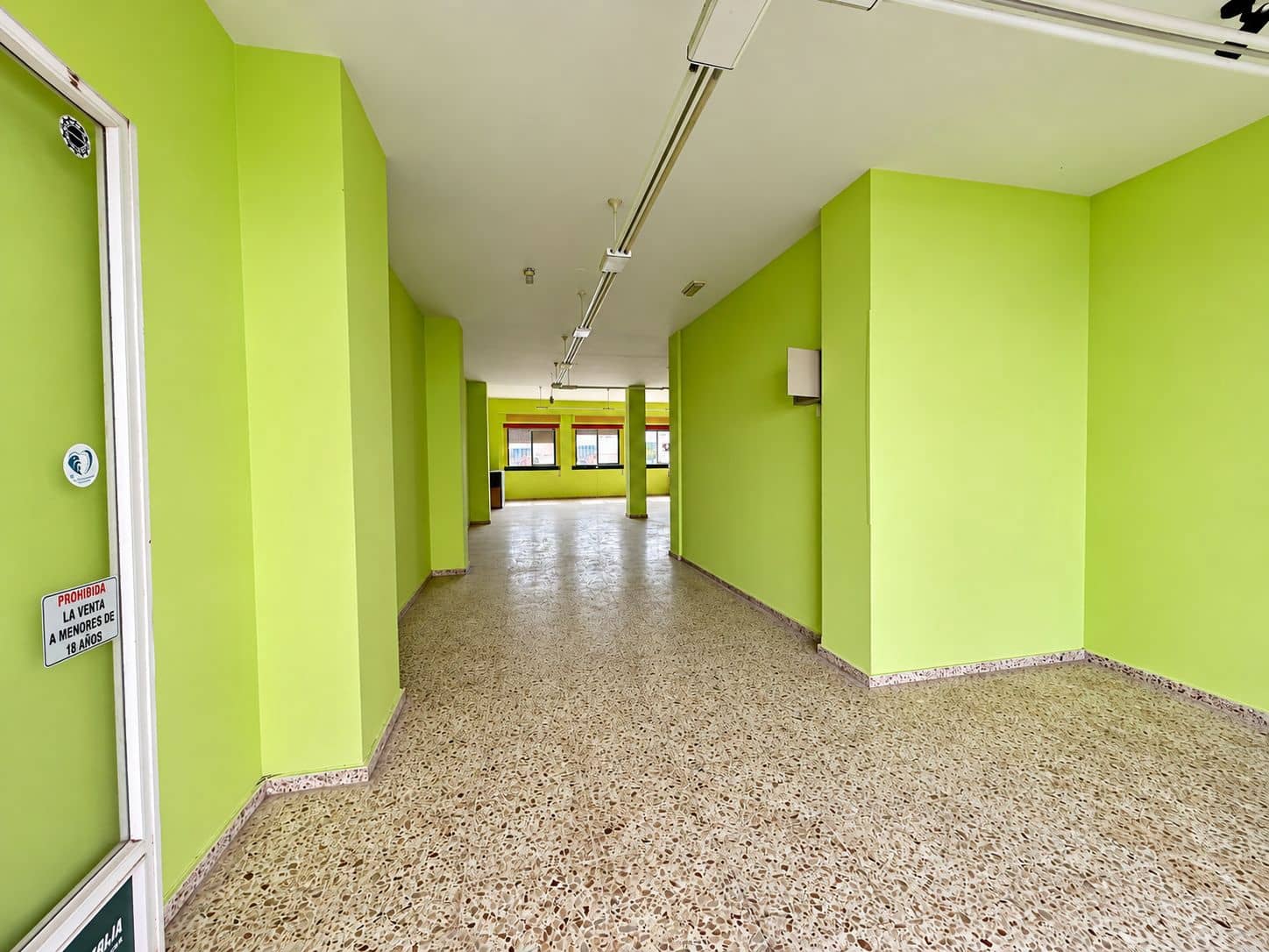 Commercial for rent in Javea / Xabia with garage - € 800 (Ref: 10154013)