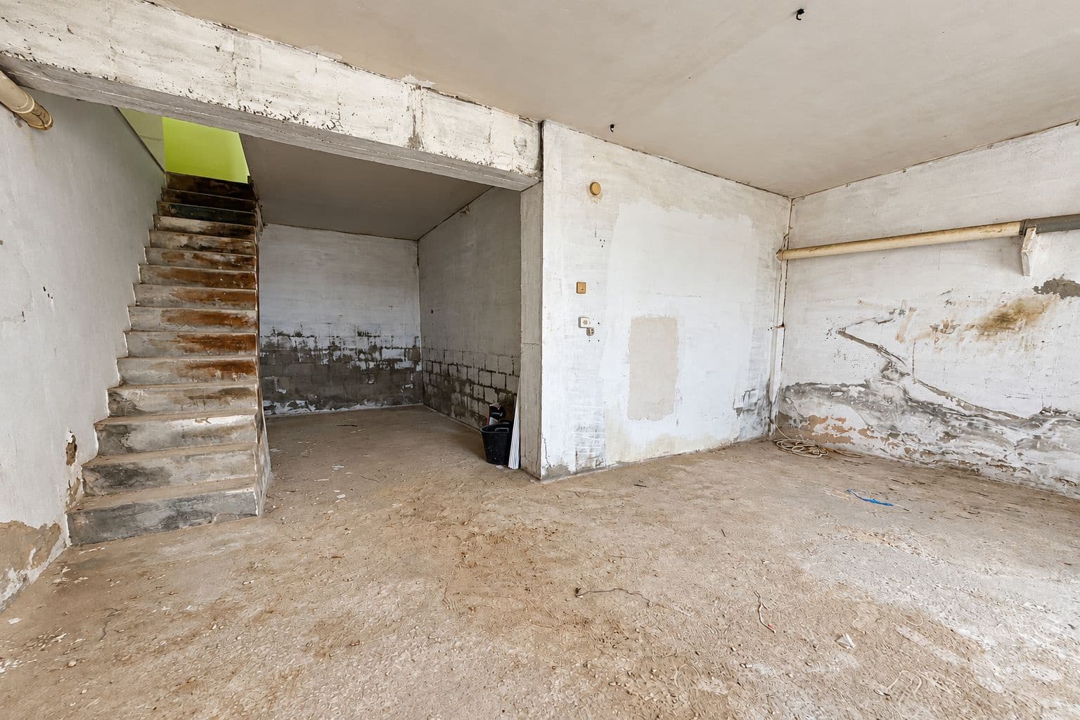 Commercial for rent in Javea / Xabia with garage - € 800 (Ref: 10154013)