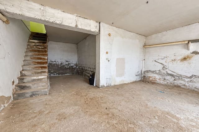 Kaupallinen vuokrattavana paikassa Javea / Xàbia mukana 
autotalli - 800 € (Ref: 10154013)
