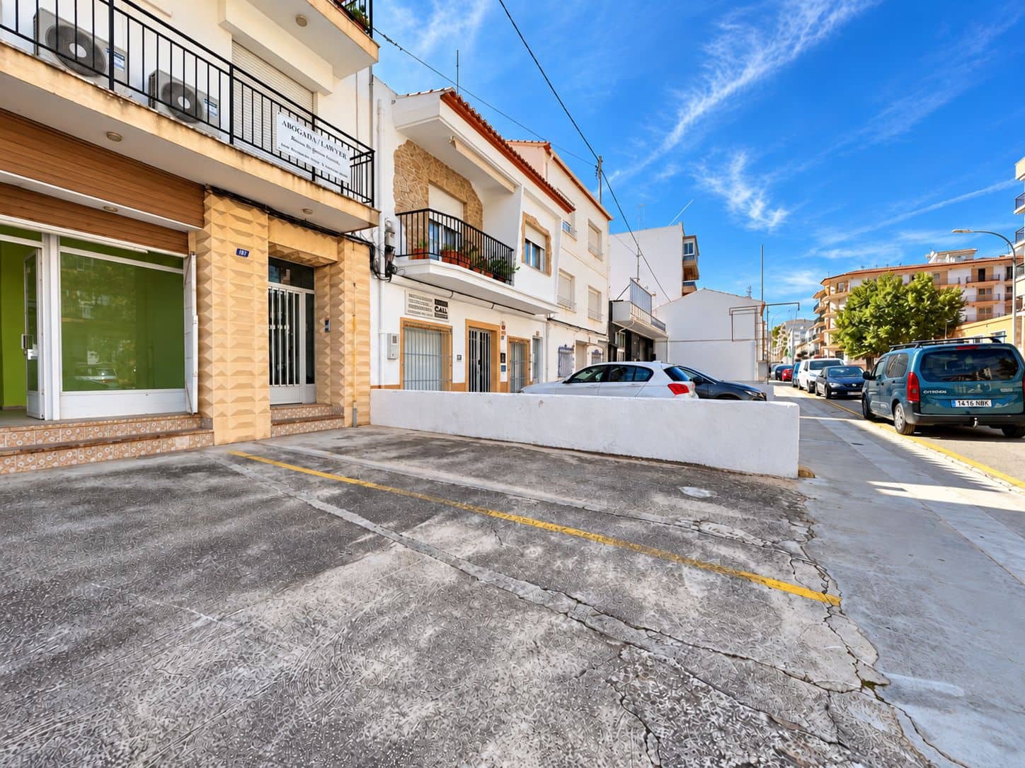Commercial for rent in Javea / Xabia with garage - € 800 (Ref: 10154013)