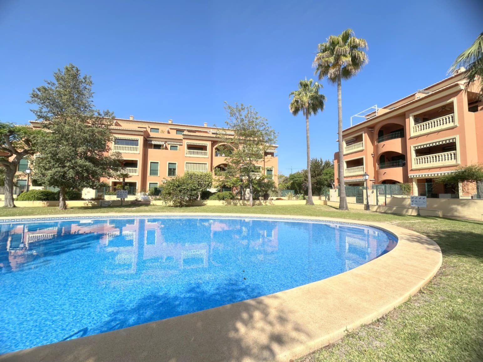 Apartamento de 3 habitaciones en Javea / Xàbia en alquiler con piscina - 1.150 € (Ref: 8329241)