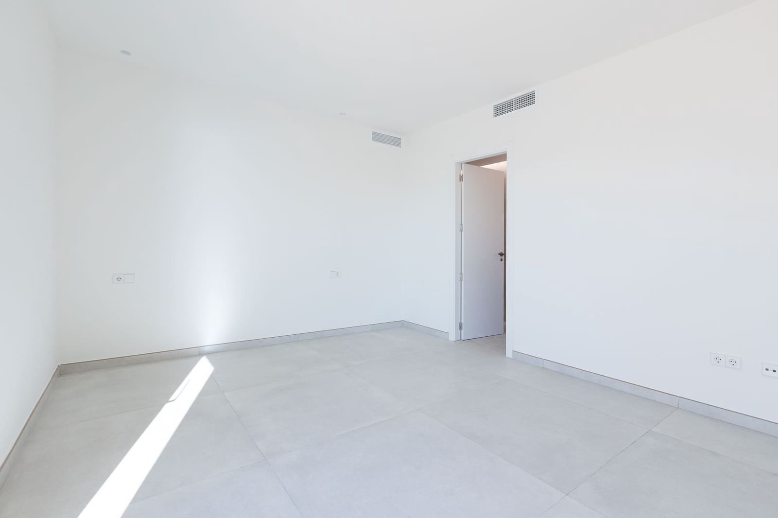 5 bedroom Villa for sale in Javea / Xabia with pool garage - € 3,300,000 (Ref: 8500514)