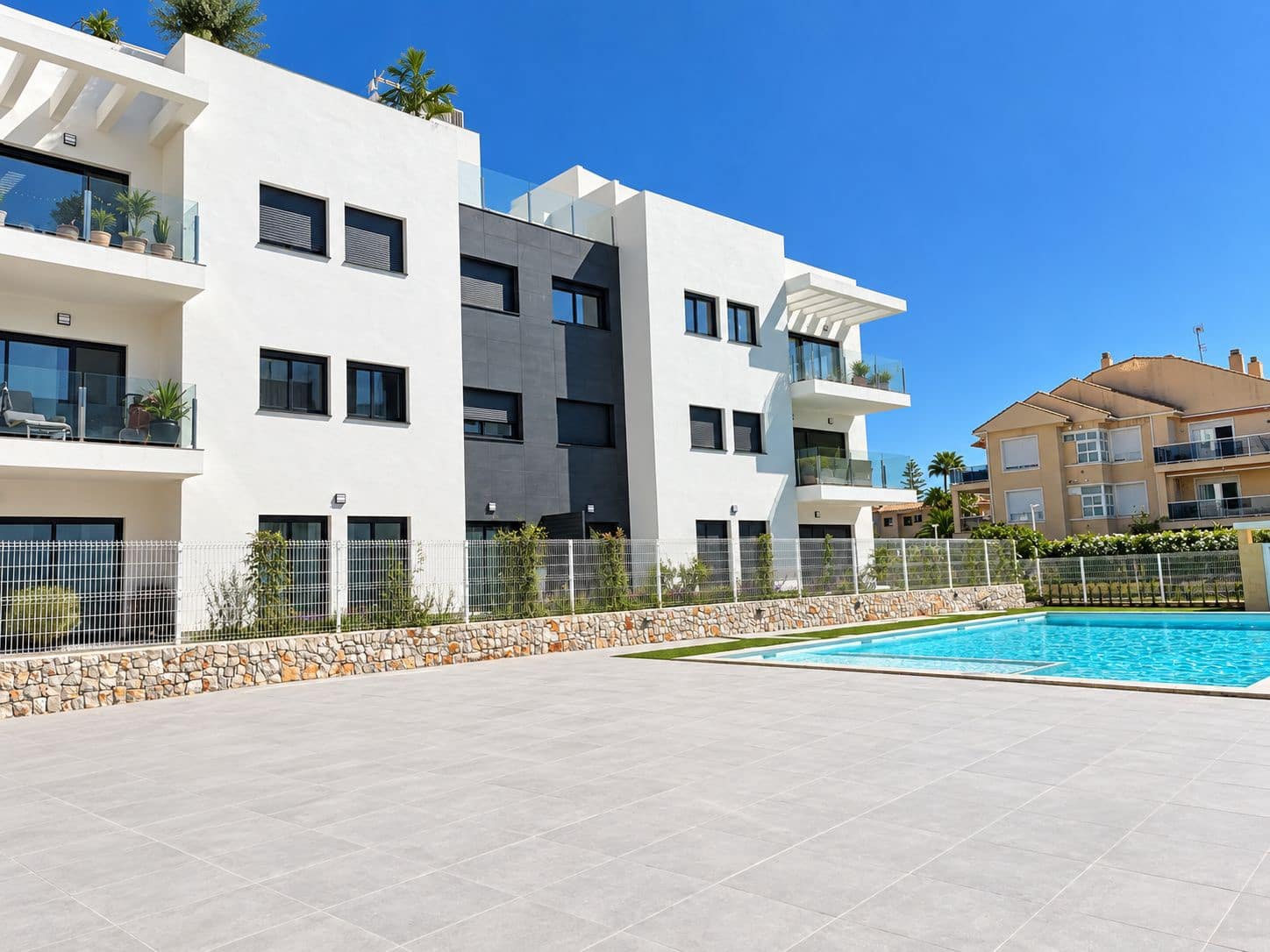 3 soverom Leilighet til leie i Arenal med svømmebasseng garasje - € 1 800 (Ref: 8541479)