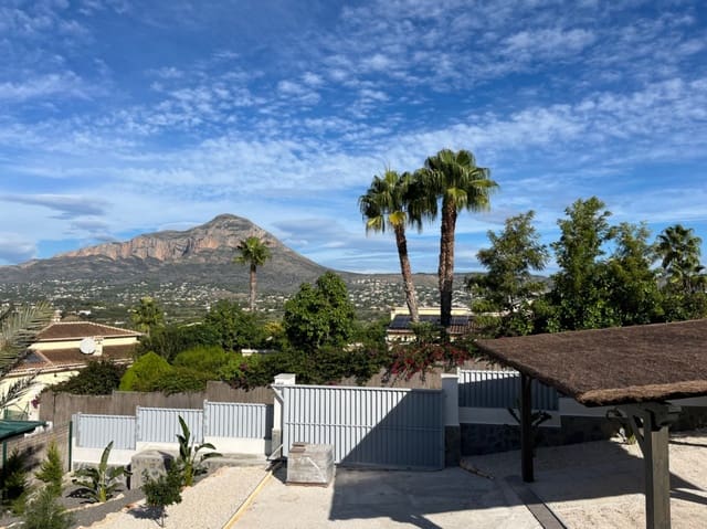 Chalet de 3 habitaciones en Javea / Xàbia en venta con piscina garaje - 1.190.000 € (Ref: 8947641)