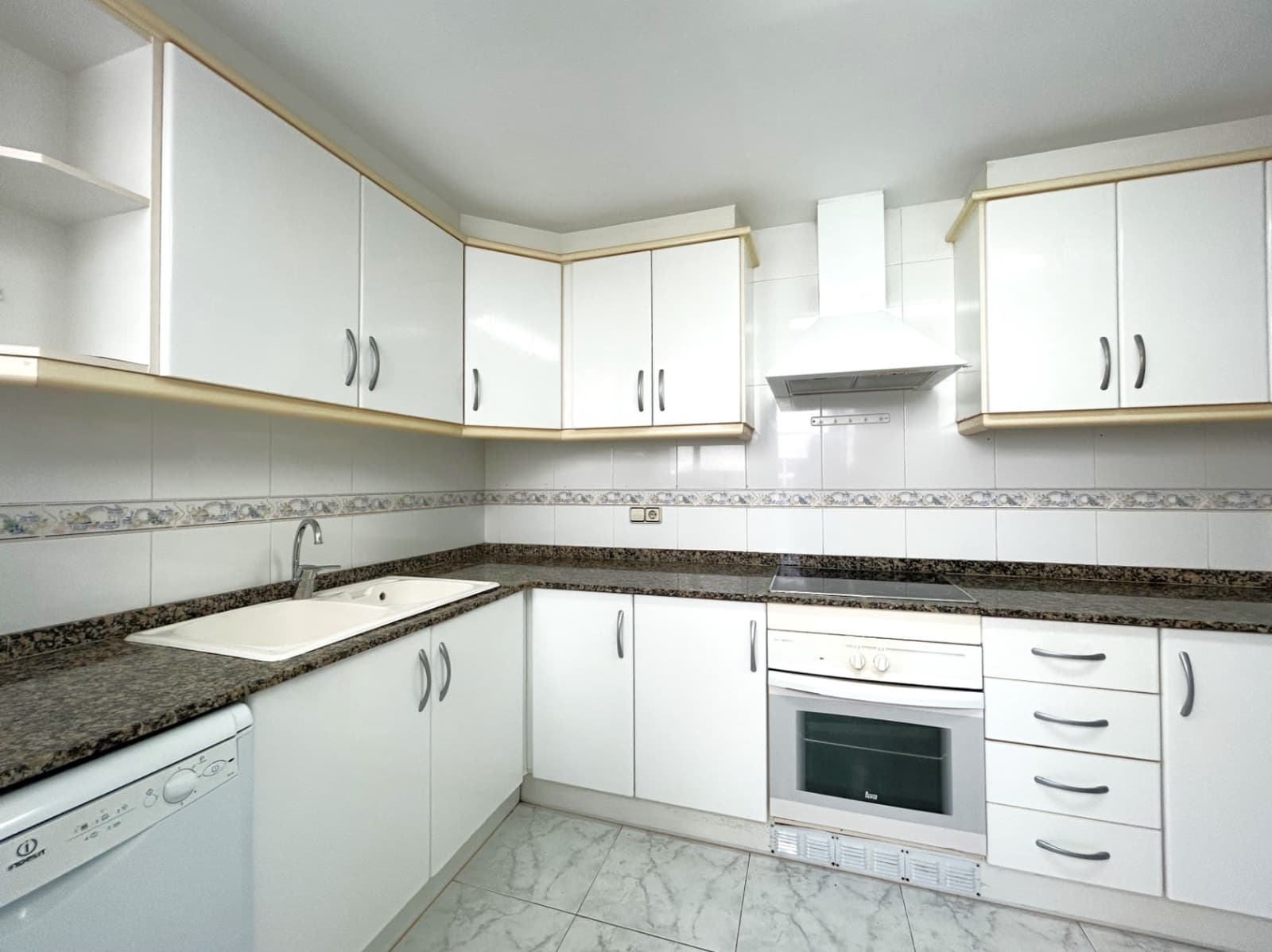 3 bedroom Apartment for sale in Javea / Xabia with garage - € 415,000 (Ref: 8947642)