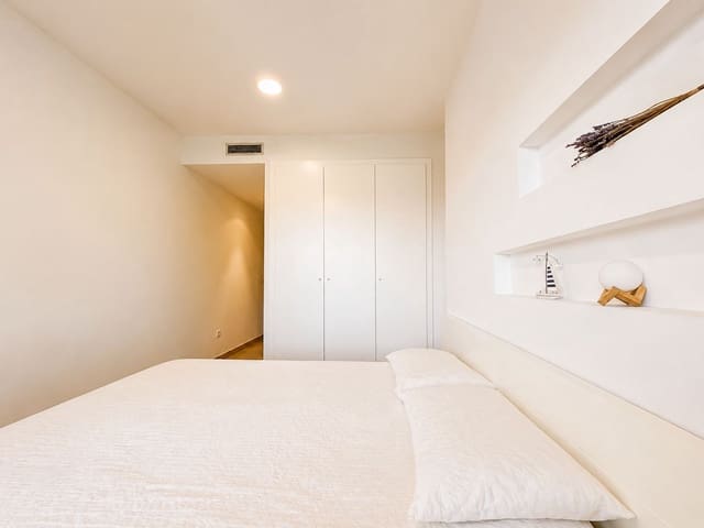 Apartamento de 2 habitaciones en Javea / Xàbia en alquiler con piscina garaje - 1.200 € (Ref: 8981899)