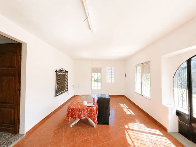 4 bedroom Villa for sale in Gata de Gorgos with garage - € 288,000 (Ref: 9013227)
