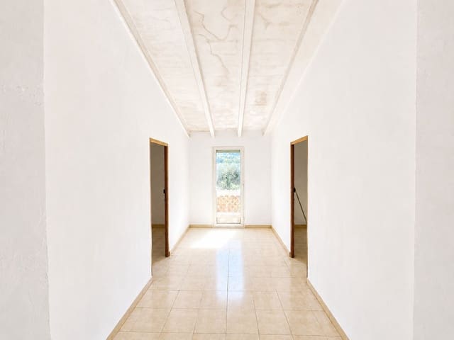 4 bedroom Villa for sale in Gata de Gorgos with garage - € 288,000 (Ref: 9013227)