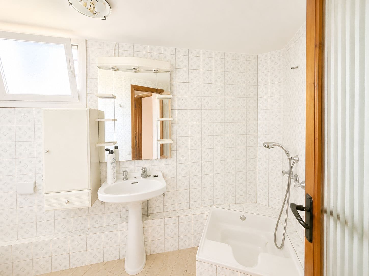 4 bedroom Villa for sale in Gata de Gorgos with garage - € 288,000 (Ref: 9013227)
