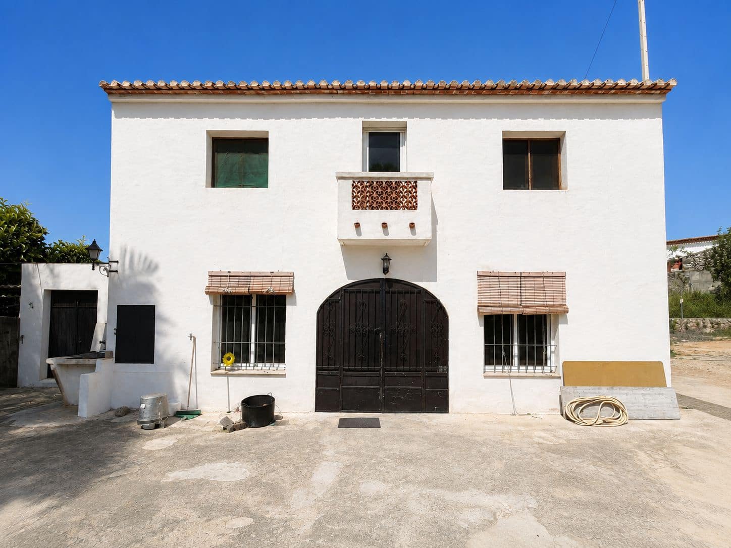 4 bedroom Villa for sale in Gata de Gorgos with garage - € 288,000 (Ref: 9013227)
