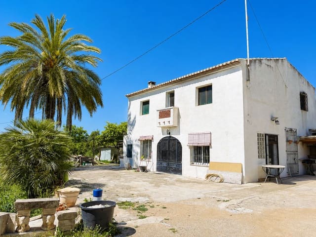 4 bedroom Villa for sale in Gata de Gorgos with garage - € 288,000 (Ref: 9013227)