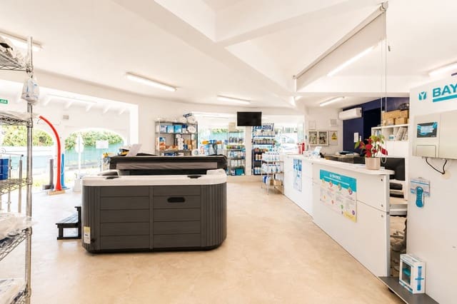 Commercieel te koop in Cap Martí - El Tossalet - Pinomar, Javea / Xàbia met garage - € 380.000 (Ref: 9167481)