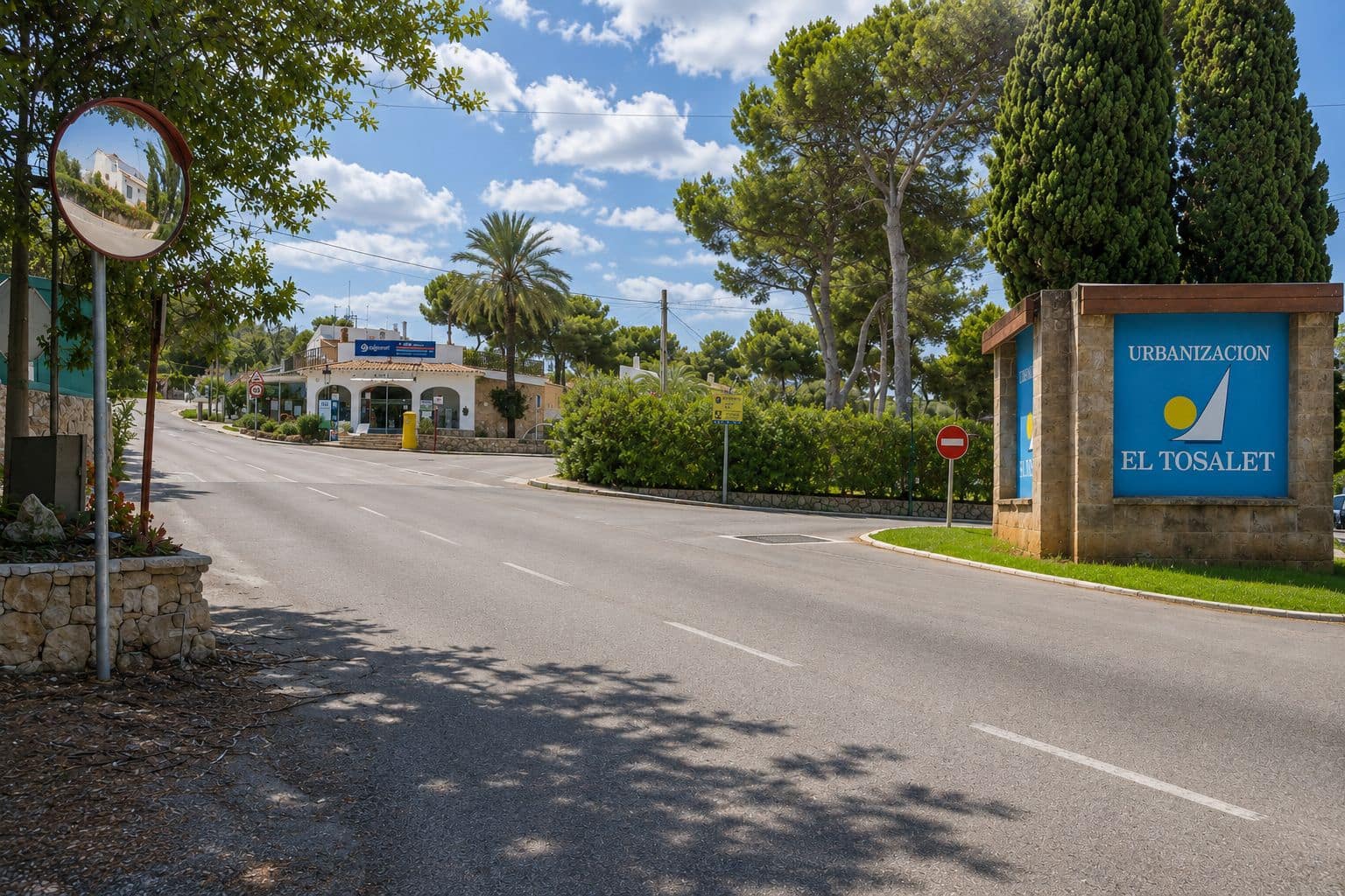 Commercieel te koop in Javea / Xabia met garage - € 380.000 (Ref: 9167481)
