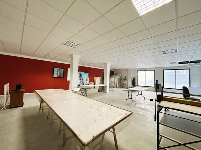 Commercial for rent in Javea / Xàbia - € 1,200 (Ref: 9167482)